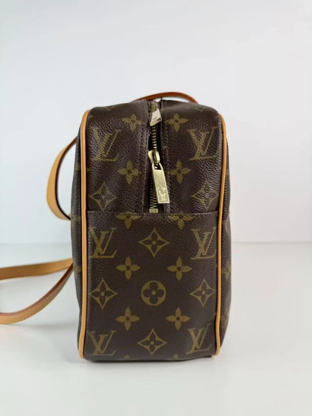 Louis Vuitton discoloration leather